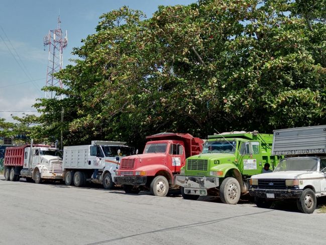 Inicia movilización en muelle de Puerto Morelos por traslado de balasto para el Tren Maya